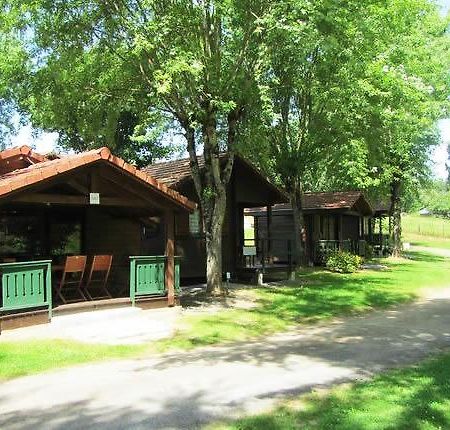 Camping Les Etoiles Saint-Sornin-Lavolps Экстерьер фото