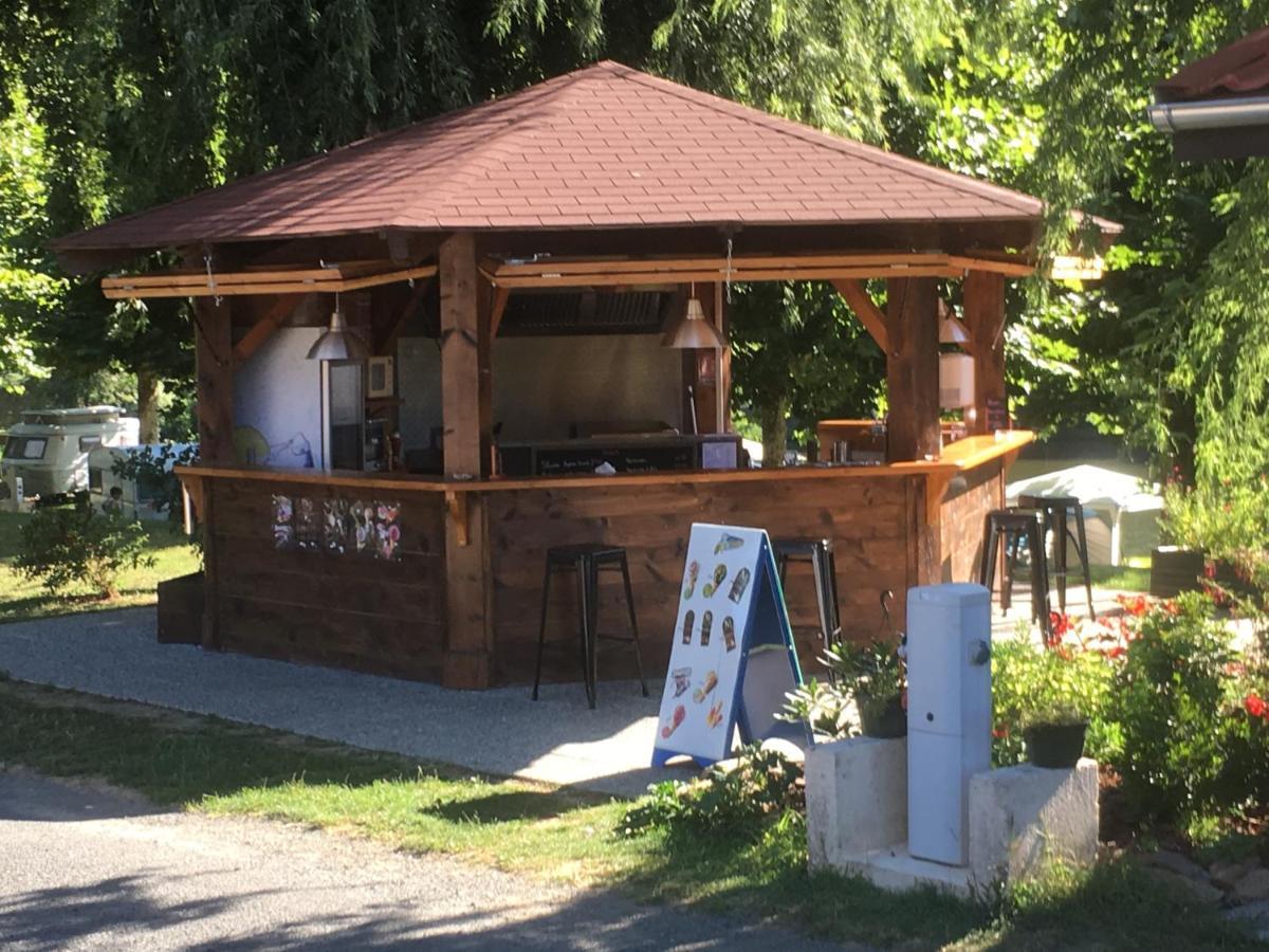 Camping Les Etoiles Saint-Sornin-Lavolps Экстерьер фото
