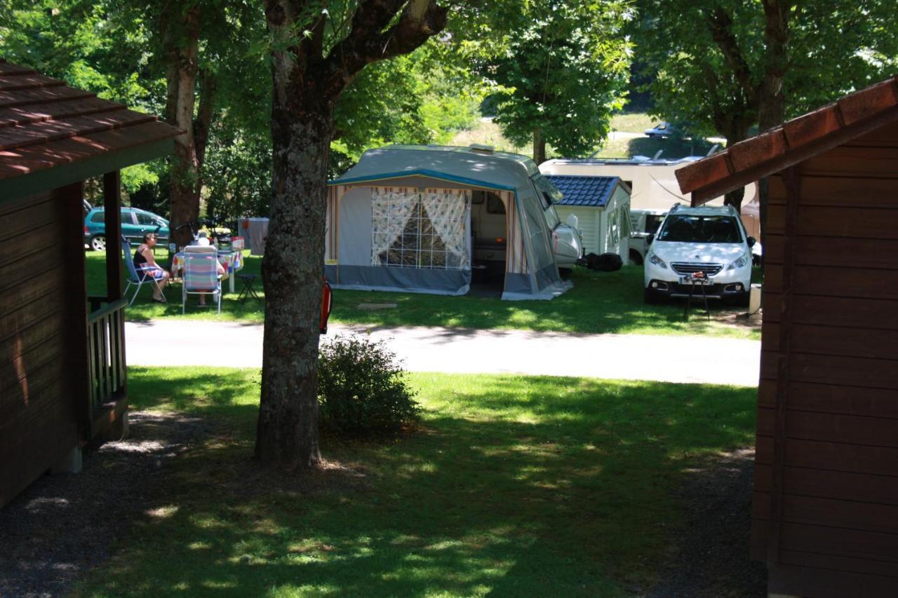 Camping Les Etoiles Saint-Sornin-Lavolps Экстерьер фото